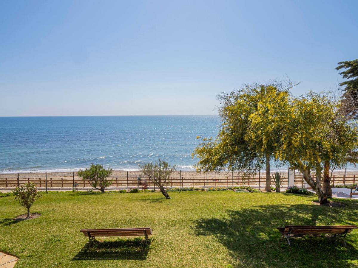Apartment On Beach Mijas Sitio de Calahonda Exterior photo